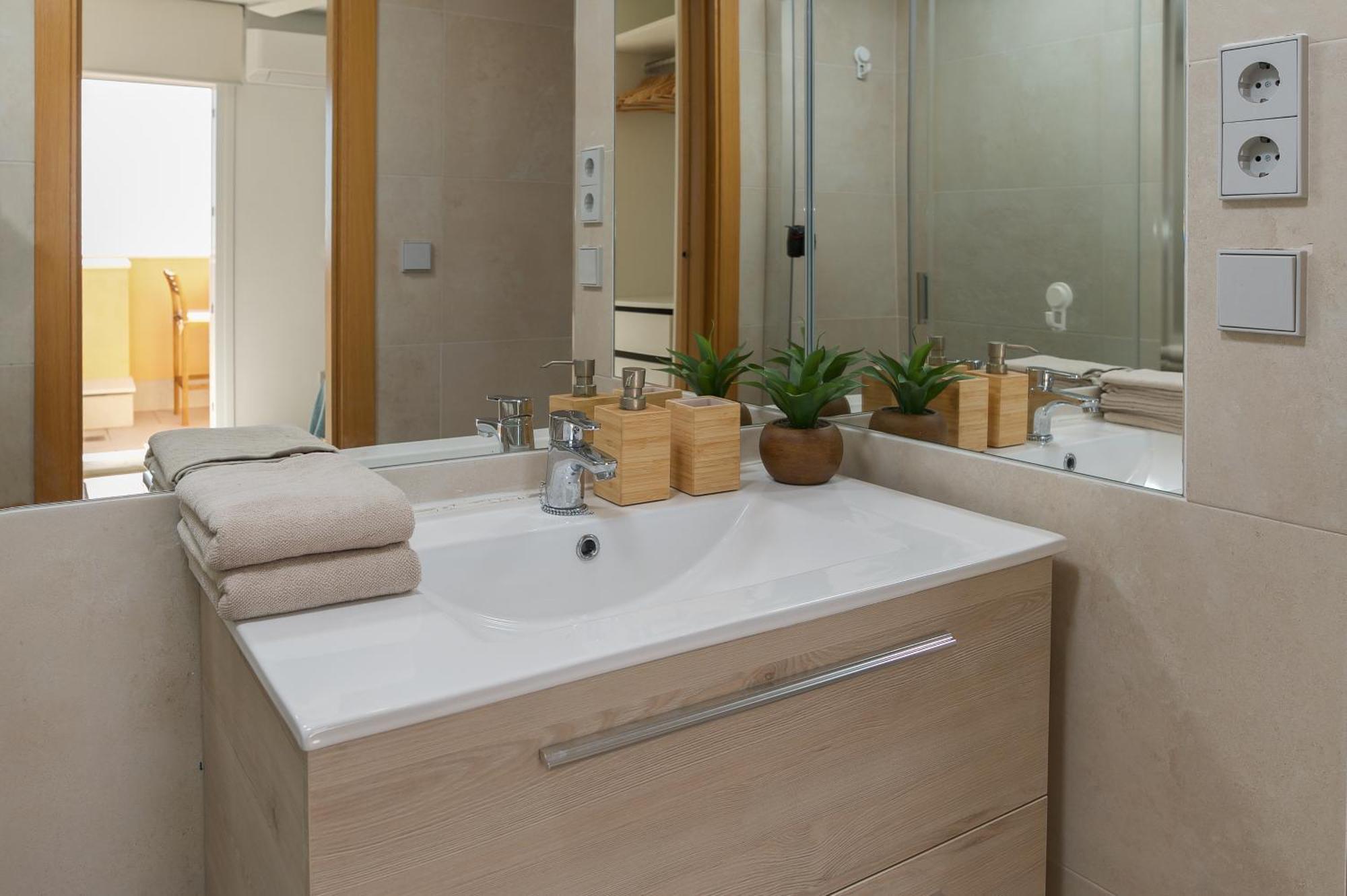 Deja Blue - Tarifa Rent Modern Penthouse Apartment Luaran gambar