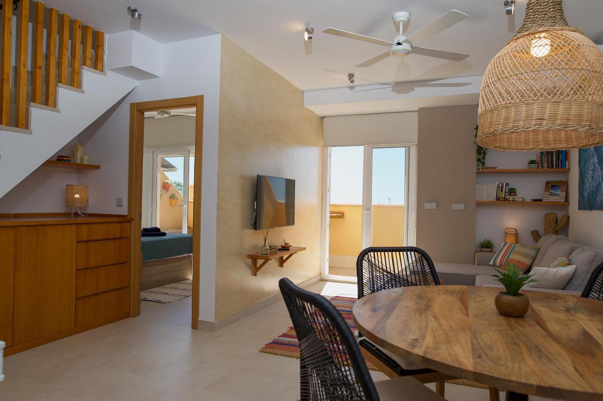 Deja Blue - Tarifa Rent Modern Penthouse Apartment Luaran gambar