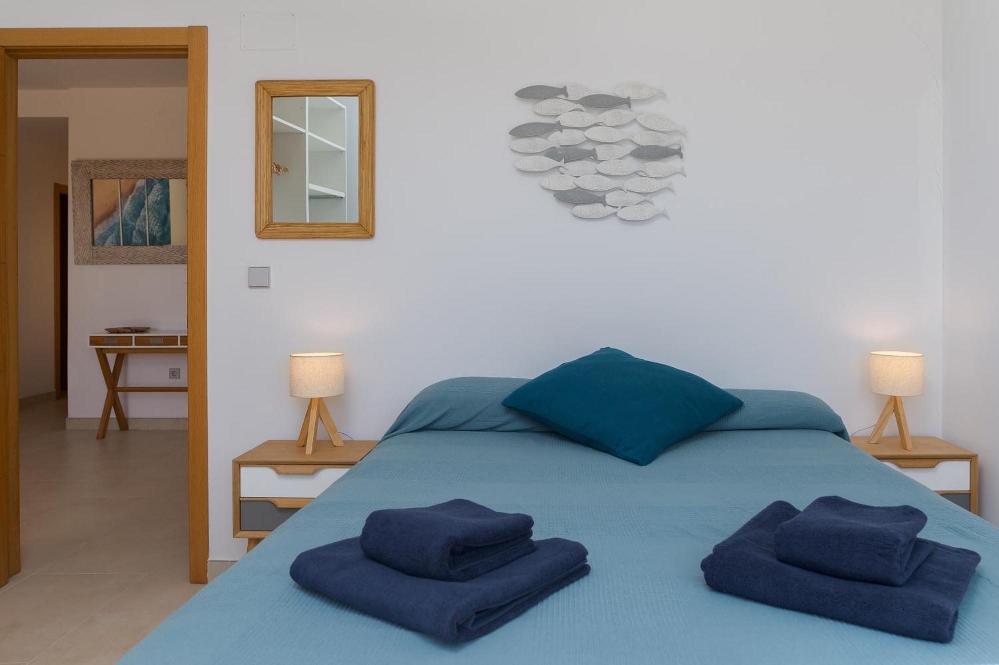 Deja Blue - Tarifa Rent Modern Penthouse Apartment Luaran gambar